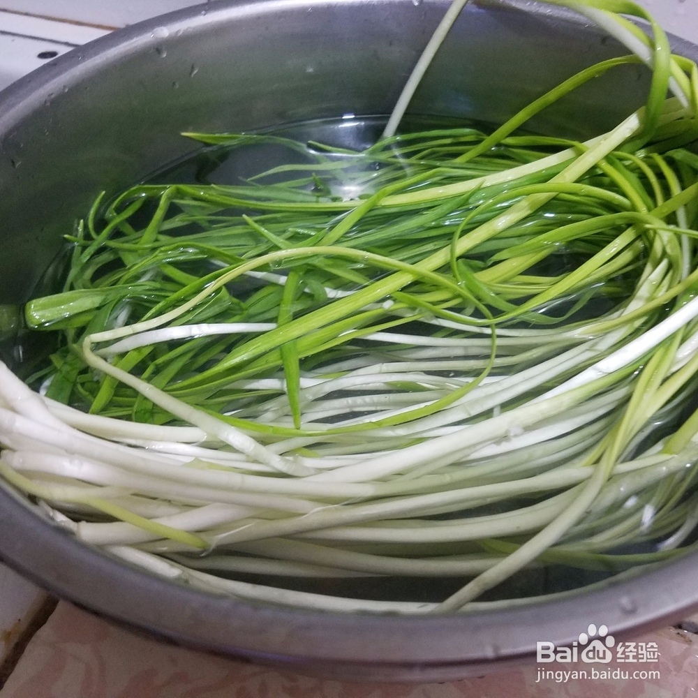 蒜苗炒土豆丝的做法