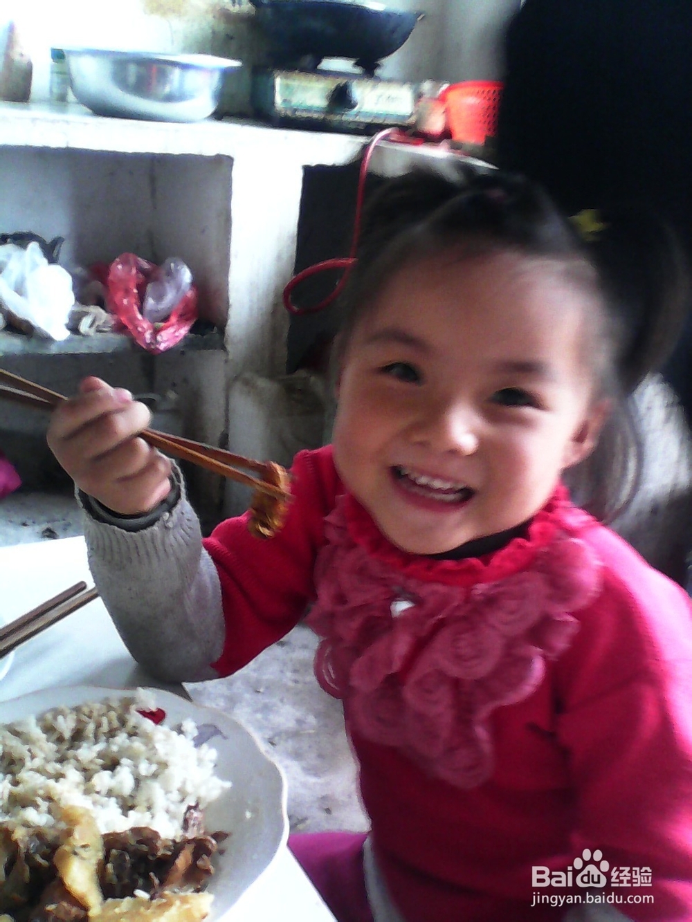 农家小院油炸知了猴美味可口