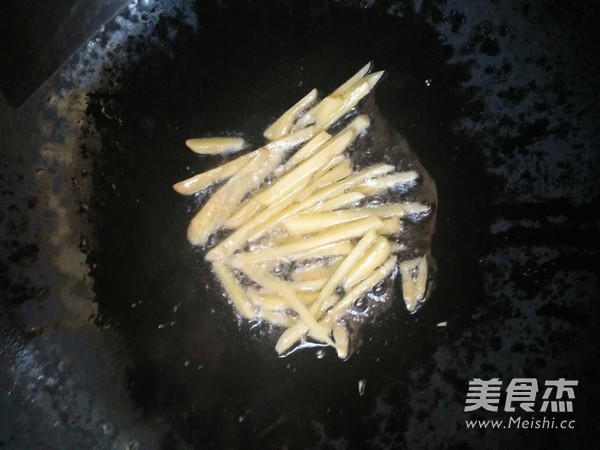 土豆炖鸡翅根