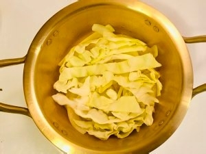 教你制作美味的辣年糕火锅