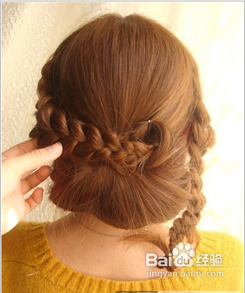 夏日清凉韩式麻花辫的编发图解
