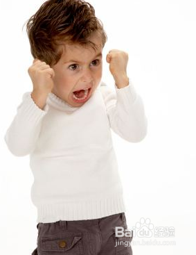 孩子爱打人，该怎么办？