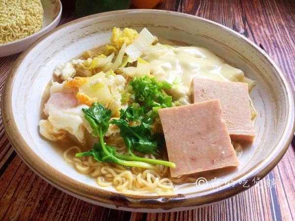 一碗有腔调的方便面