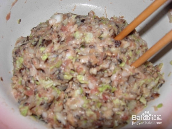 如何制作香菇白菜猪肉煎饺