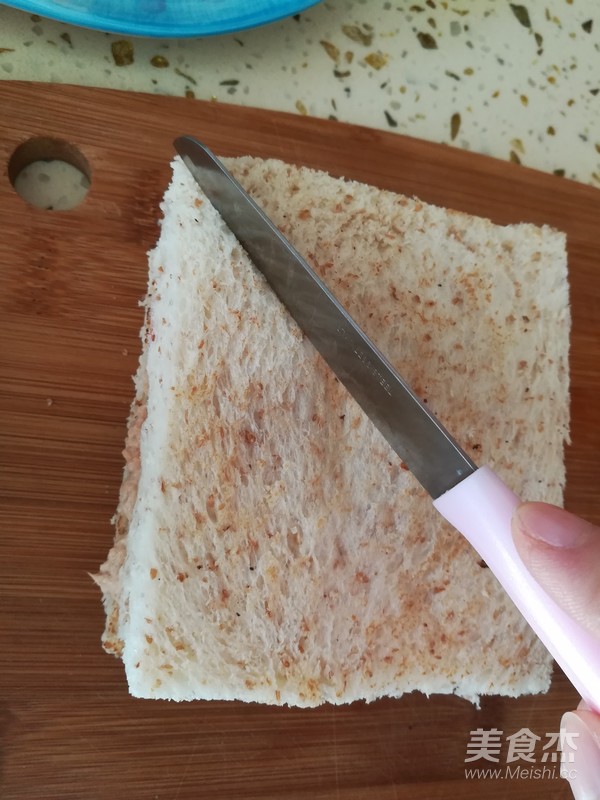 三文鱼番茄三明治