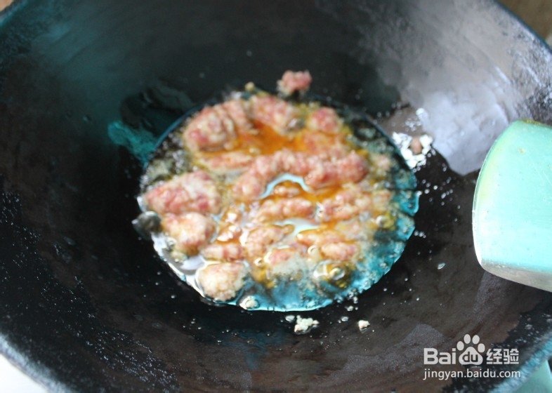 香菇炒肉沫(香菇与肉沫的完美搭配)