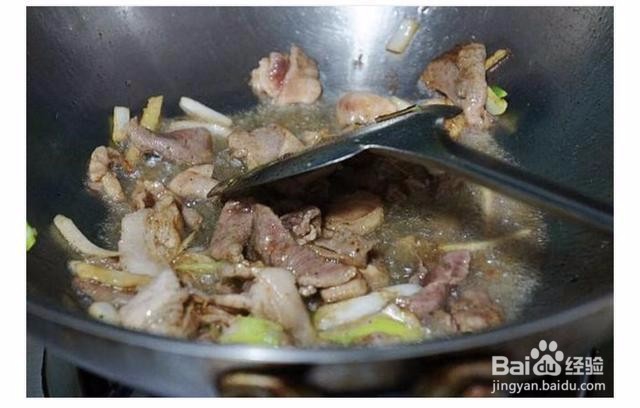 炒猪肉,别直接下锅炒!多加一步,肉又香又嫩