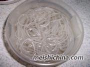 美味的鸭血粉丝汤