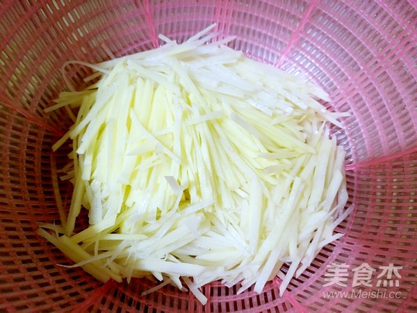 韭菜花炒洋芋丝