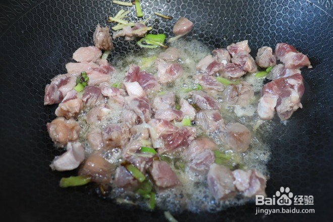 彩椒炒肉的做法