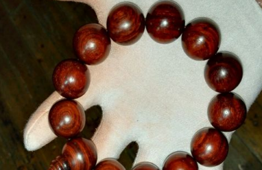 小叶紫檀手串怎么盘