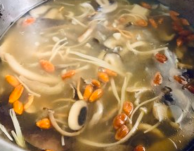 鲜到起飞的菌菇汤的做法