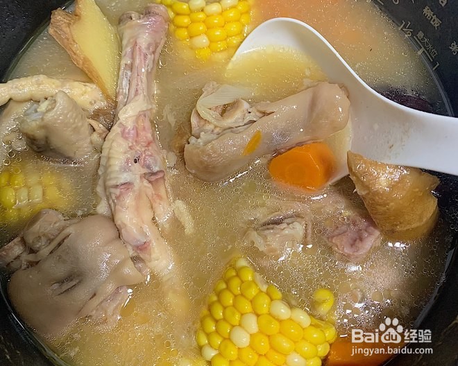 满满的胶原蛋白 猪蹄鸡爪汤