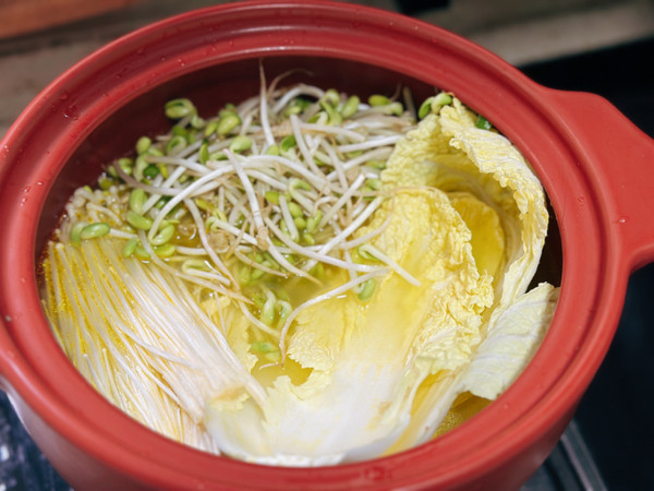 10分钟搞定低卡虾滑酸汤肥牛煲