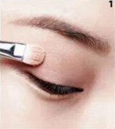 男生学化妆，以后工资怎么样？