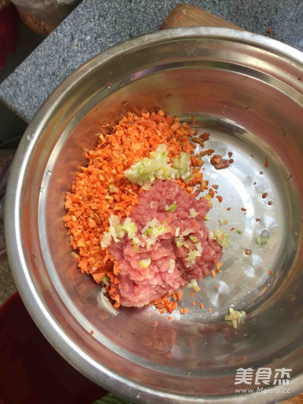 胡萝卜猪肉包子