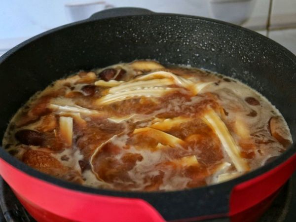 酱香鸡翅刀削面