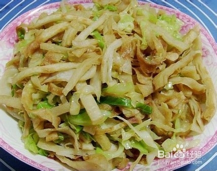 圆白菜炒饼的做法