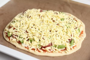 四川特-广式腊肠芦笋披萨怎么做