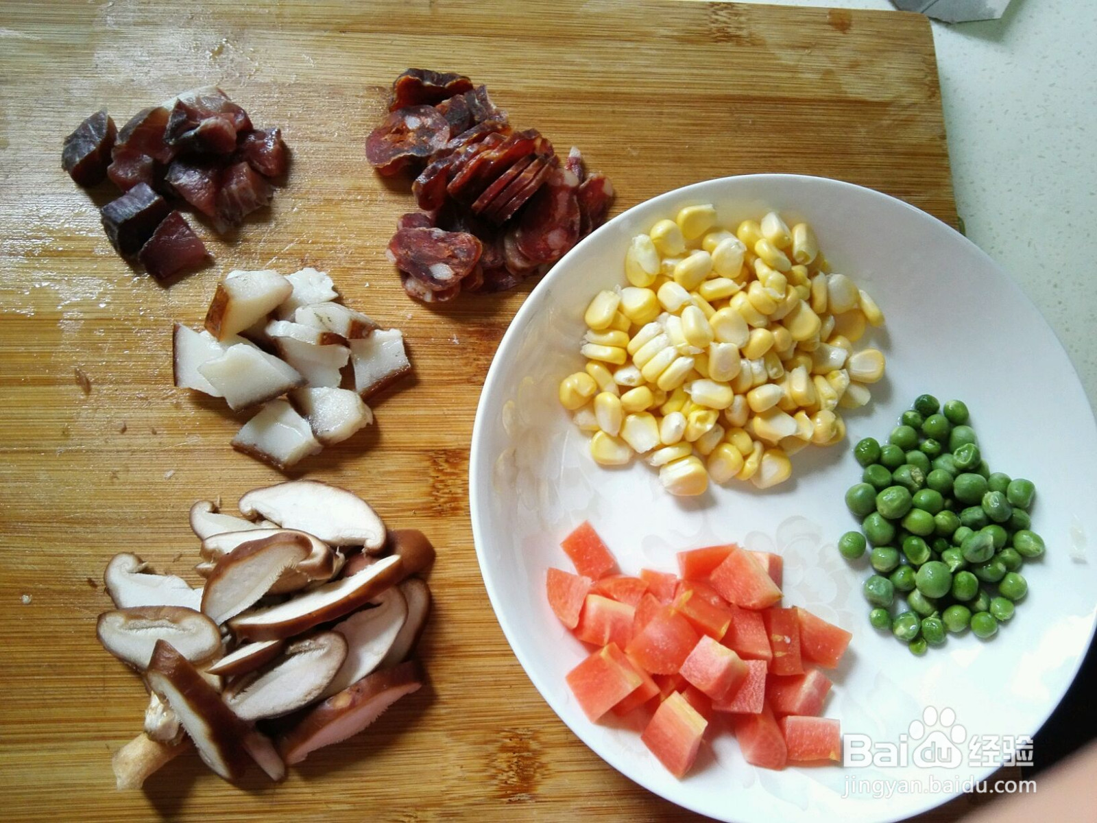 香肠熏肉什锦饭的做法