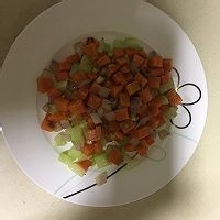 什锦蔬菜火腿蛋炒饭的做法