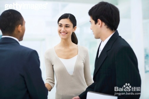 介绍他人的次序