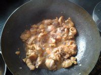 鸡腿肉焖土豆的做法