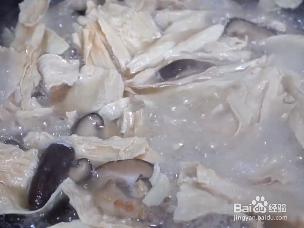 #初冬吃什么#腐竹五花肉豆腐煲