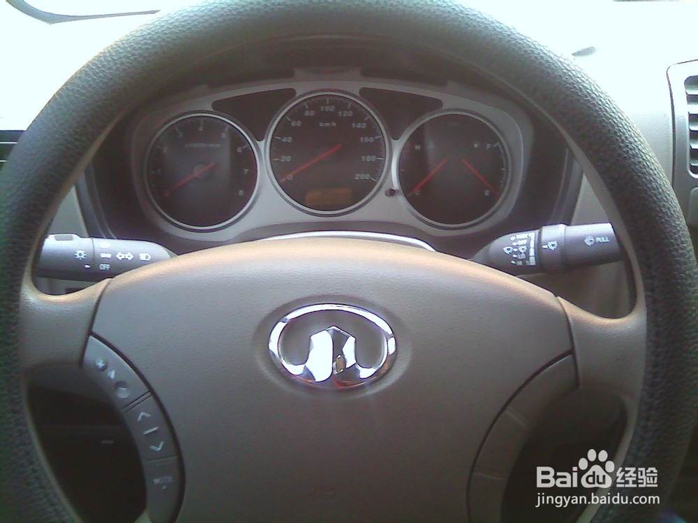 初级车手驾驶时谨记一些细节，遵守路规安全驾驶