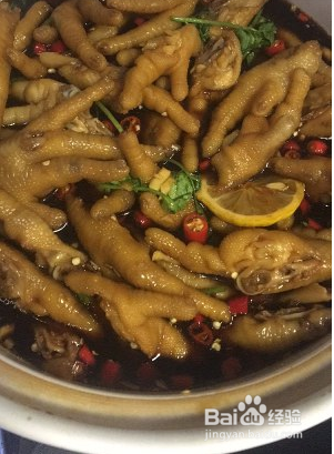 鸡脚还是酸辣的好吃