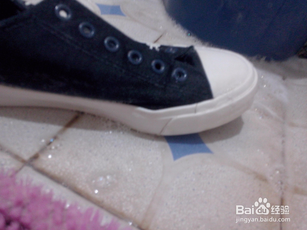 如何把帆布鞋洗的很干净