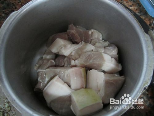 DIY美食:鹌鹑蛋焖猪肉