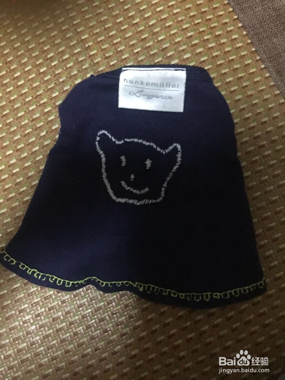 天气转凉。着急给2个月剃毛小狗做件一片式衣服