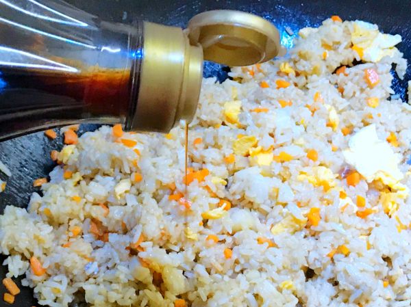 鳕鱼胡萝卜鸡蛋炒饭