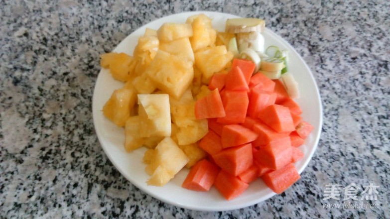 菠萝鸡胸肉的做法