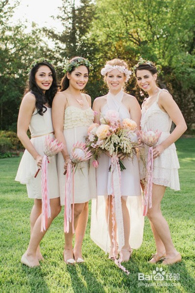 冬天伴娘礼服禁忌 穿搭得体不抢风头