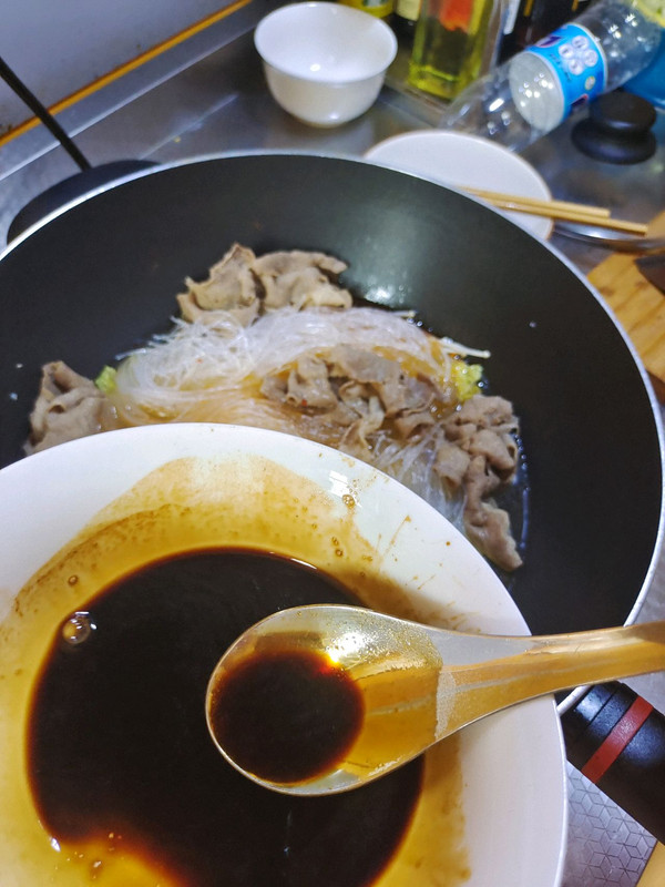 酸辣肥牛粉丝煲