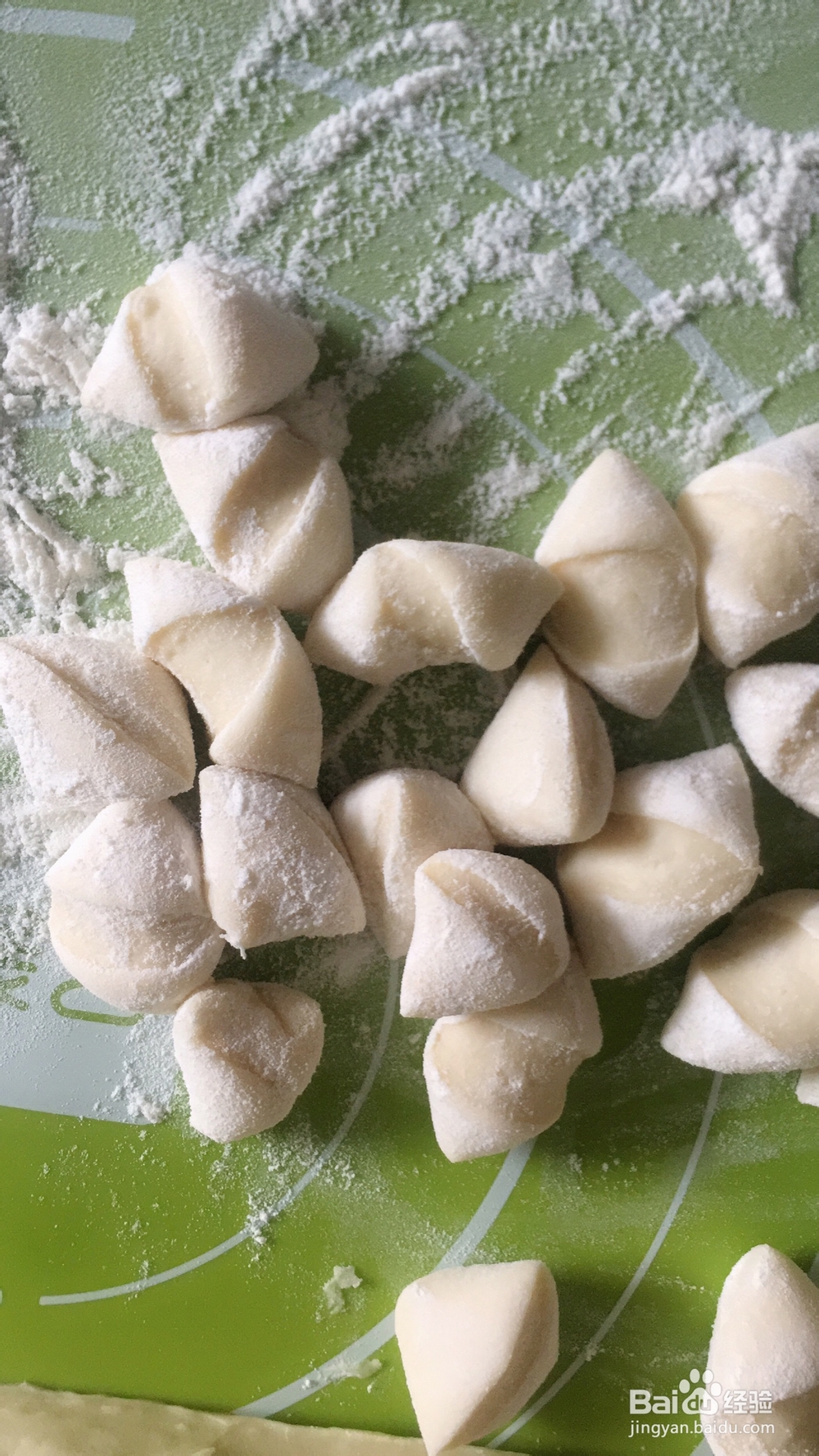 抢着吃的荠菜饺子