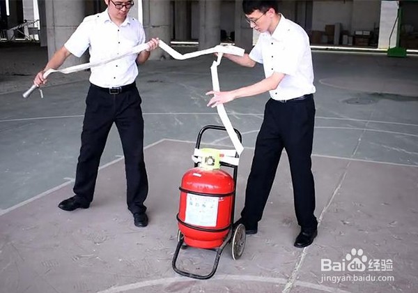 手提式灭火器的使用步骤方法