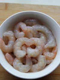 如何做出好吃的凤梨虾球