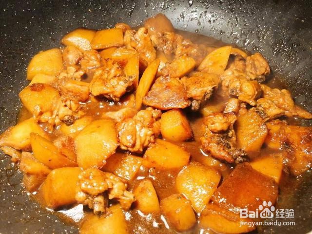 土豆烧鸡翅的做法