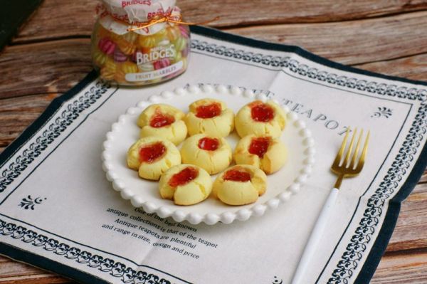 草莓酱玛格丽特饼干