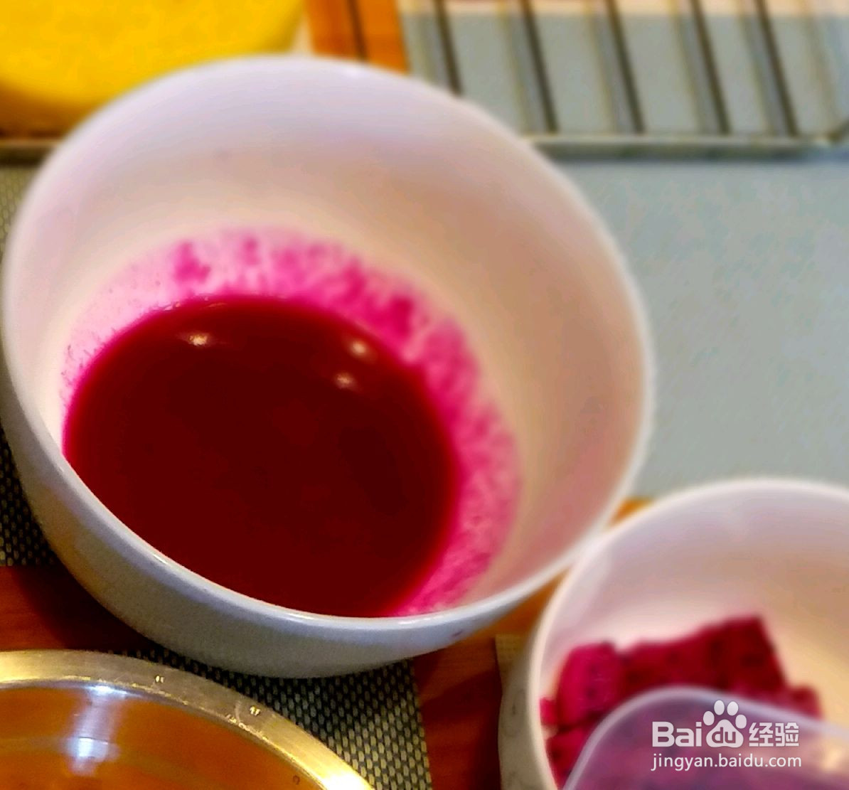 茅根多色布丁的做法