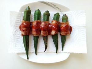 食补养生培根秋葵卷的做法