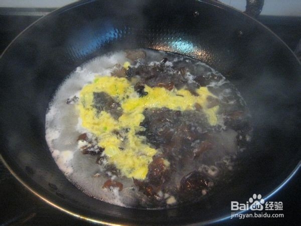 粤菜黑木耳蛋汤的做法