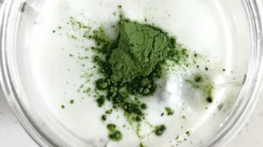 如何制作牛油果香蕉思慕雪？