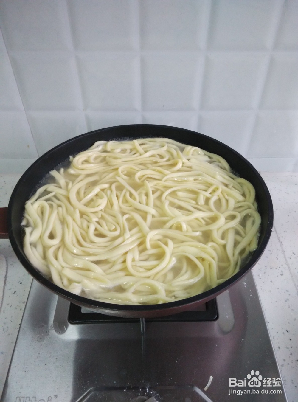 手擀面的制作方法（4--5个人的量）