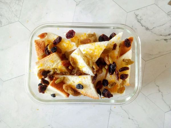 橙香葡萄干面包布丁