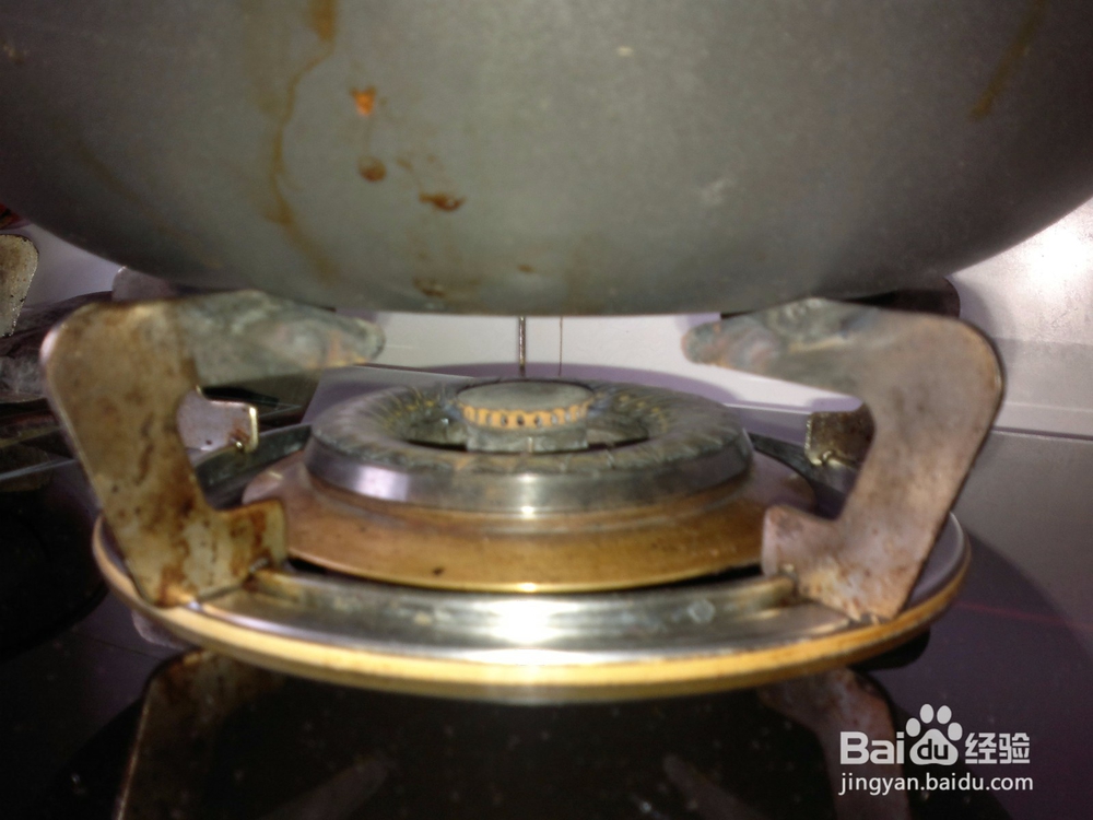 如何用炒瓢制作蛋饺