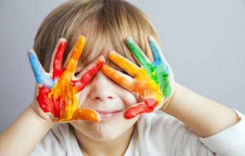 用什么笔可以在衣服上画画，不会洗掉，不要瞎说，帮帮忙。